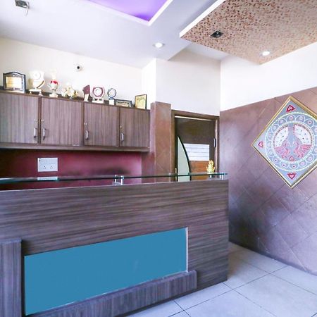 Oyo Hotel Urvashi Palace Mussoorie Ngoại thất bức ảnh