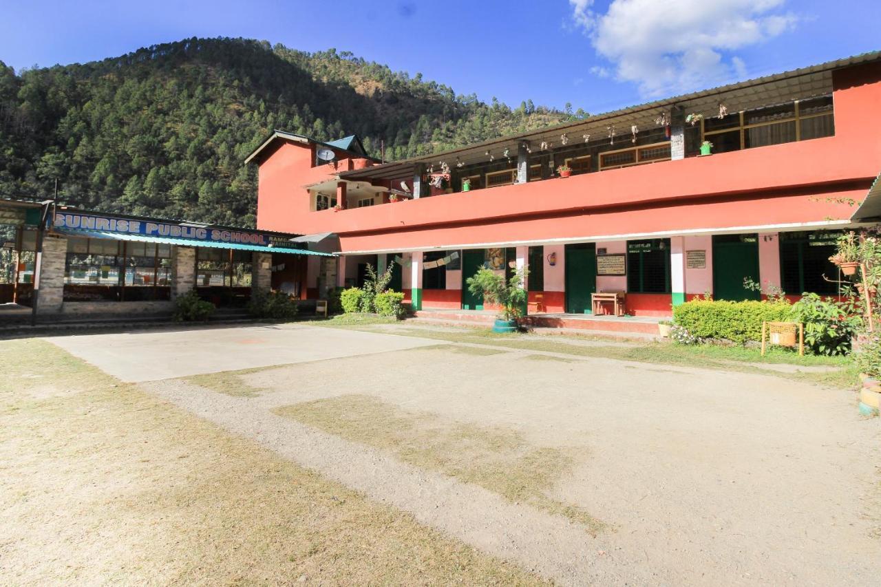 Oyo Hotel Urvashi Palace Mussoorie Ngoại thất bức ảnh